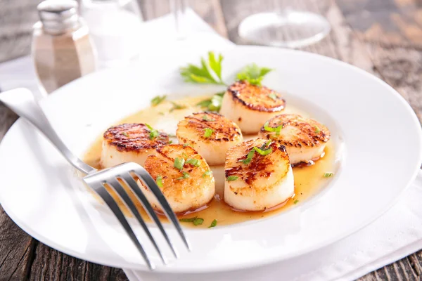 Seared scallop on plate — Stock Photo, Image