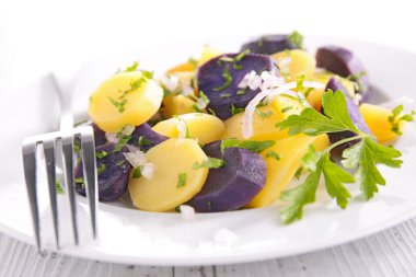 lezzetli patates salatası