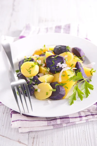 Sabrosa ensalada de patata —  Fotos de Stock