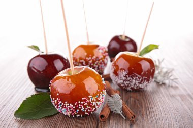 lezzetli karamel elmalar