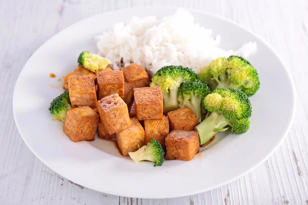 Tofu a la parrilla con salsa de soja — Foto de Stock