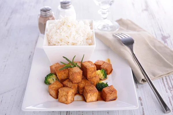 Tofu a la parrilla con salsa de soja — Foto de Stock