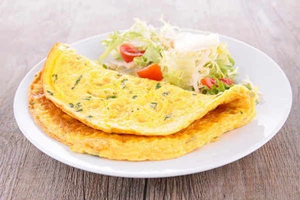 Omelet with mushrooms and vegetables — Stock Photo, Image