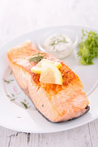 Tasty grilled salmon — Stock Photo, Image
