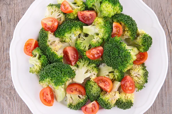 Salada de brócolis fresca — Fotografia de Stock