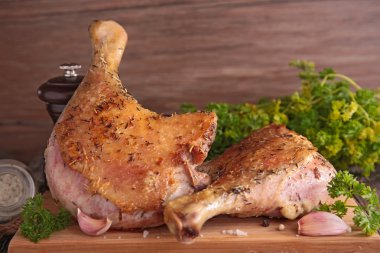 Kızarmış ördek bacak