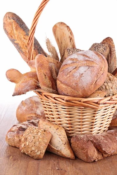 Cesto di pane fresco — Foto Stock