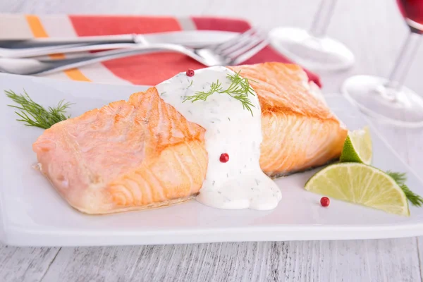 Salmon and cream — Stock Photo, Image