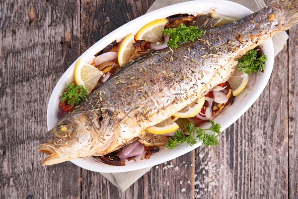 Pescado al horno — Foto de Stock