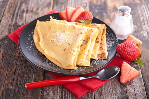 Crepe y frutas de bayas — Foto de Stock