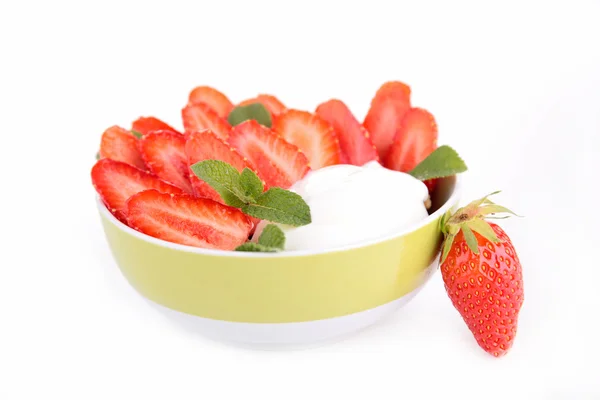 Yogur y fresas frescas — Foto de Stock