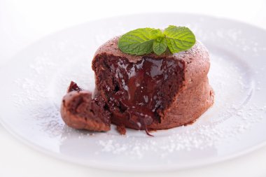 Çikolatalı kek kapatıyoruz