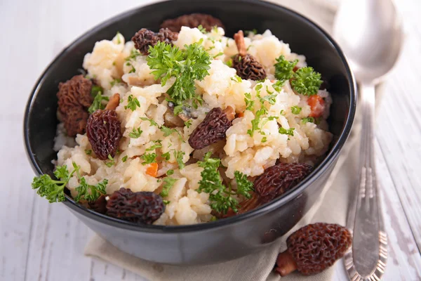 Risotto med svamp och herb — Stockfoto