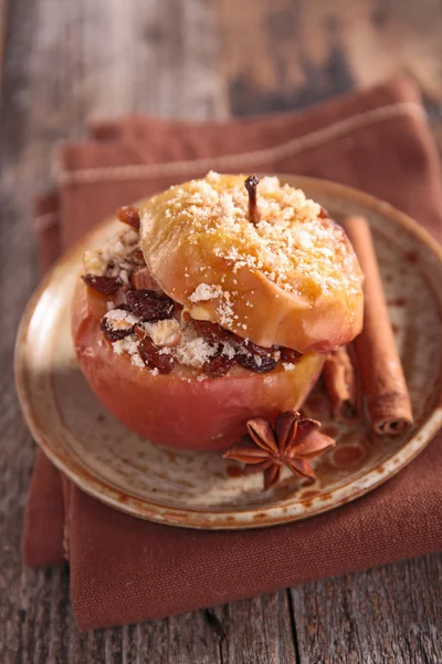 Pomme cuite sur la table vue — Photo