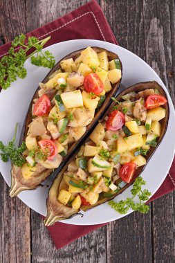 Lezzetli fırında patlıcan