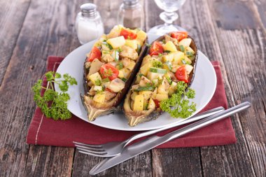 Lezzetli fırında patlıcan