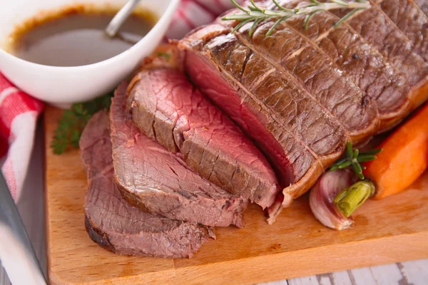 Roast beef on board — Stock Photo, Image