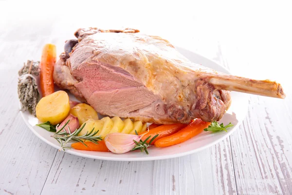 Lamb leg and vegetable — Stock Photo, Image