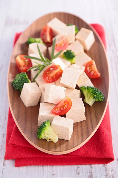 Fresh salad with tofu — Stock Photo, Image