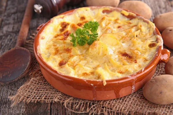 Cheese and potato gratin — Stock Photo, Image