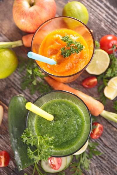 Hälsosamma vegetabiliska juicer — Stockfoto
