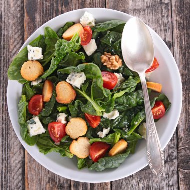 Ispanak salatası yakın çekim