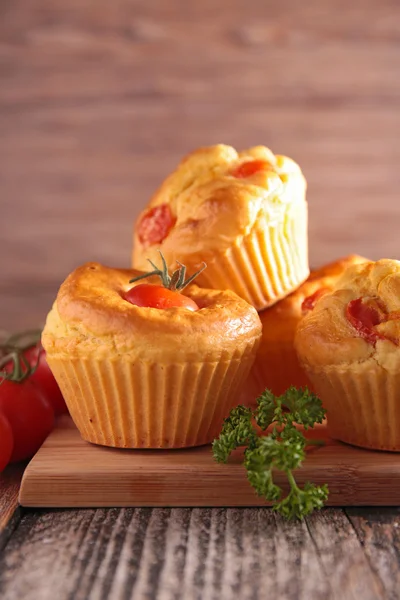 Smakelijke tomaat muffin — Stockfoto