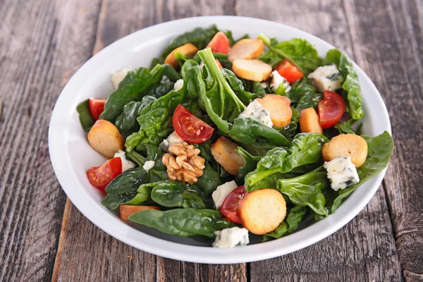 Spinach salad close up — Stock Photo, Image