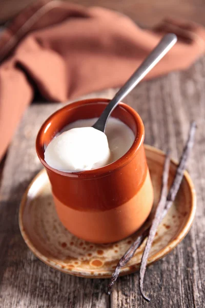 Leckerer frischer Joghurt — Stockfoto