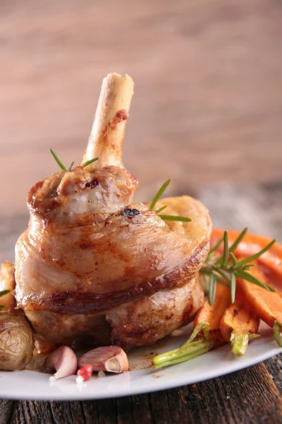 Cooked lamb chop with vegetable — Stock Photo, Image
