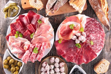 Salumi et plakalı