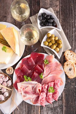 Et tabağı ve Peynir tabağı