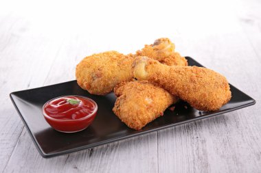 Soslu kızarmış tavuk.