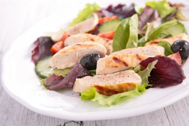 taze tavuk salatası