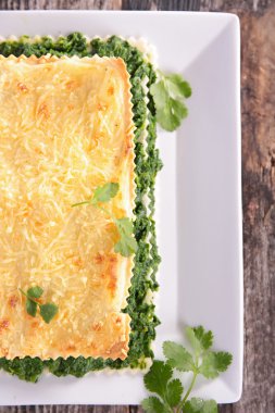 Lezzetli ıspanak lazanya