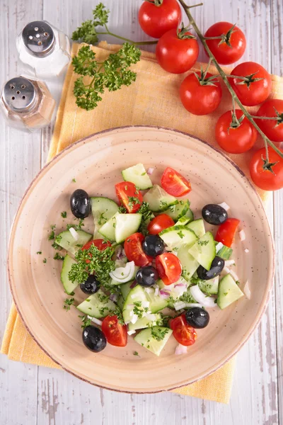 Salada de pepino e tomate frescos — Fotografia de Stock