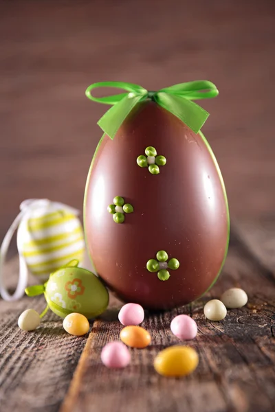 Easter eggs with bow — Stock Photo, Image
