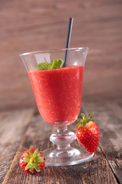 Fresh strawberry juice — Stock Photo, Image