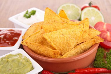 Tortilla cips ve dips
