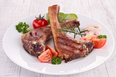 Kızarmış kuzu pirzolası