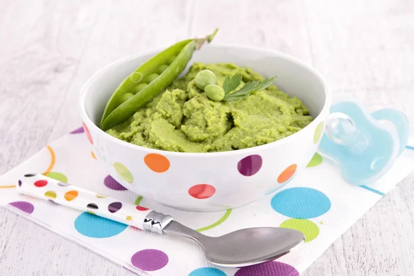 Pea puree in kom — Stockfoto