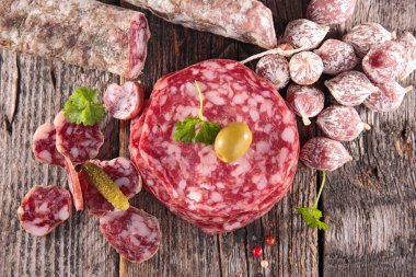 Lezzetli salam ve sosis