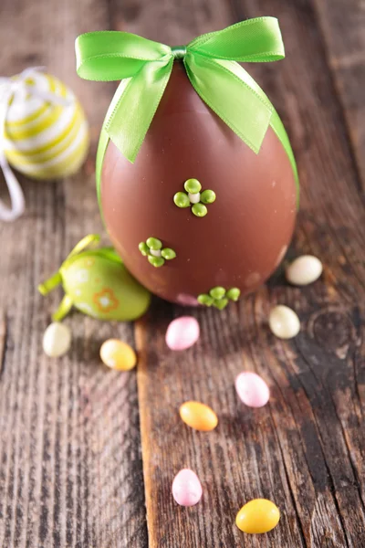 Easter eggs with bow — Stock Photo, Image