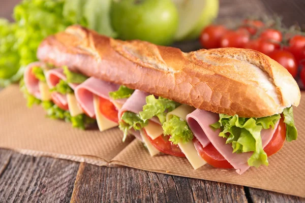 Finom szendvics sonkával. — Stock Fotó
