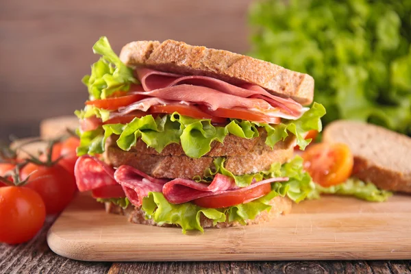 Verse sandwich met ham — Stockfoto