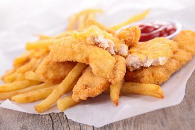 kızarmış tavuk ve patates kızartması
