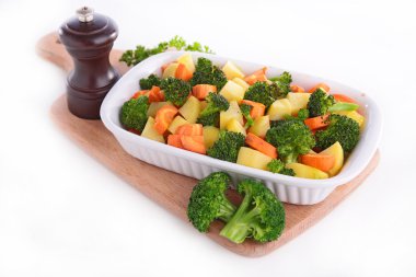 Brokoli, havuç ve patates