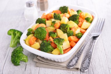 Brokoli, havuç ve patates