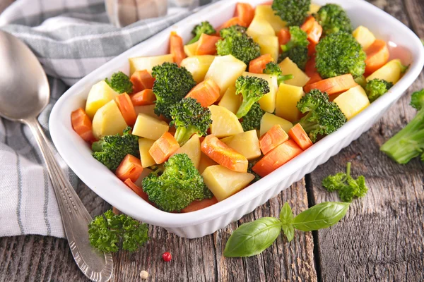Brokuły, marchew i ziemniak — Zdjęcie stockowe