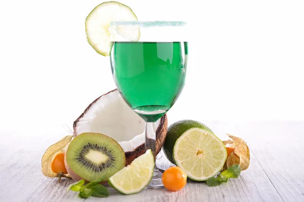 Cocktail drink with fruits — Stock Photo, Image